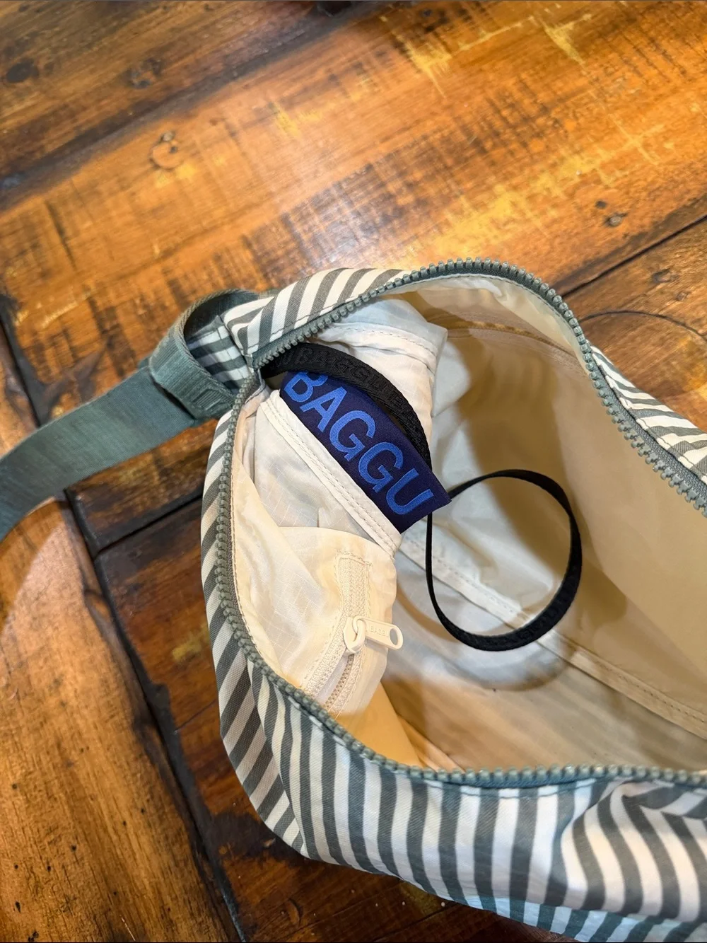 BAGGU Medium Nylon Striped Crescent Bag